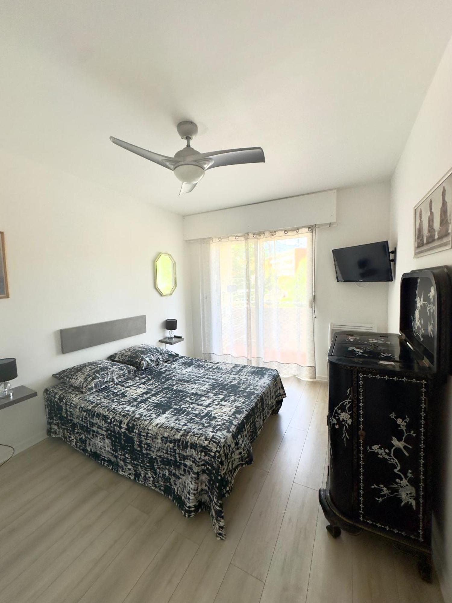 2 Pieces Sur 60m2 Appartement Cavalaire-sur-Mer
