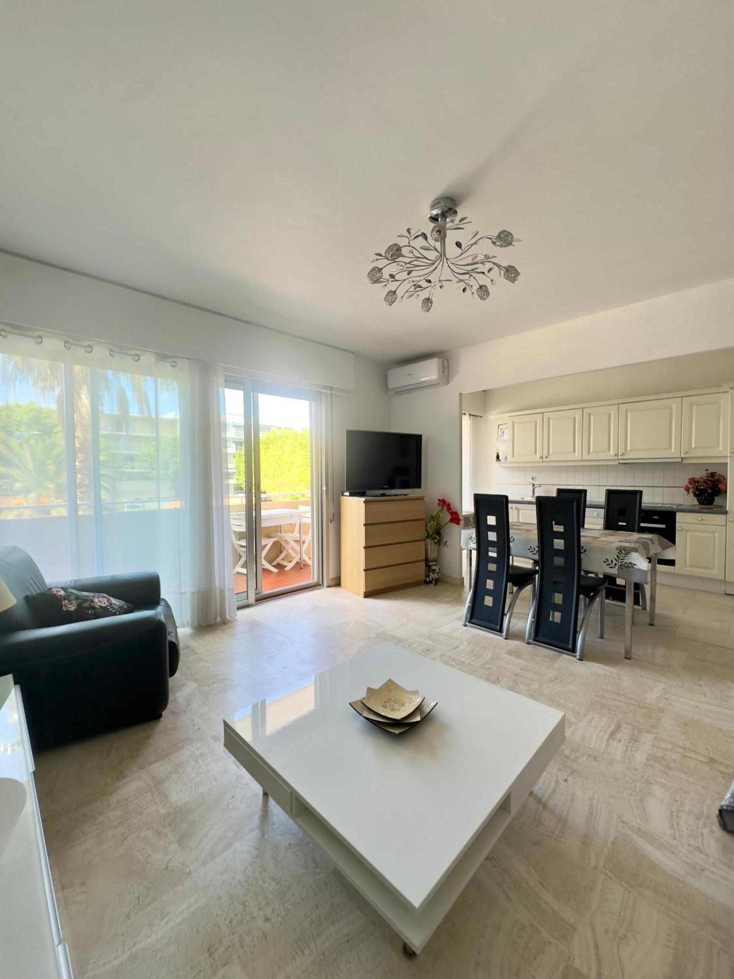 2 Pieces Sur 60m2 Appartement Cavalaire-sur-Mer