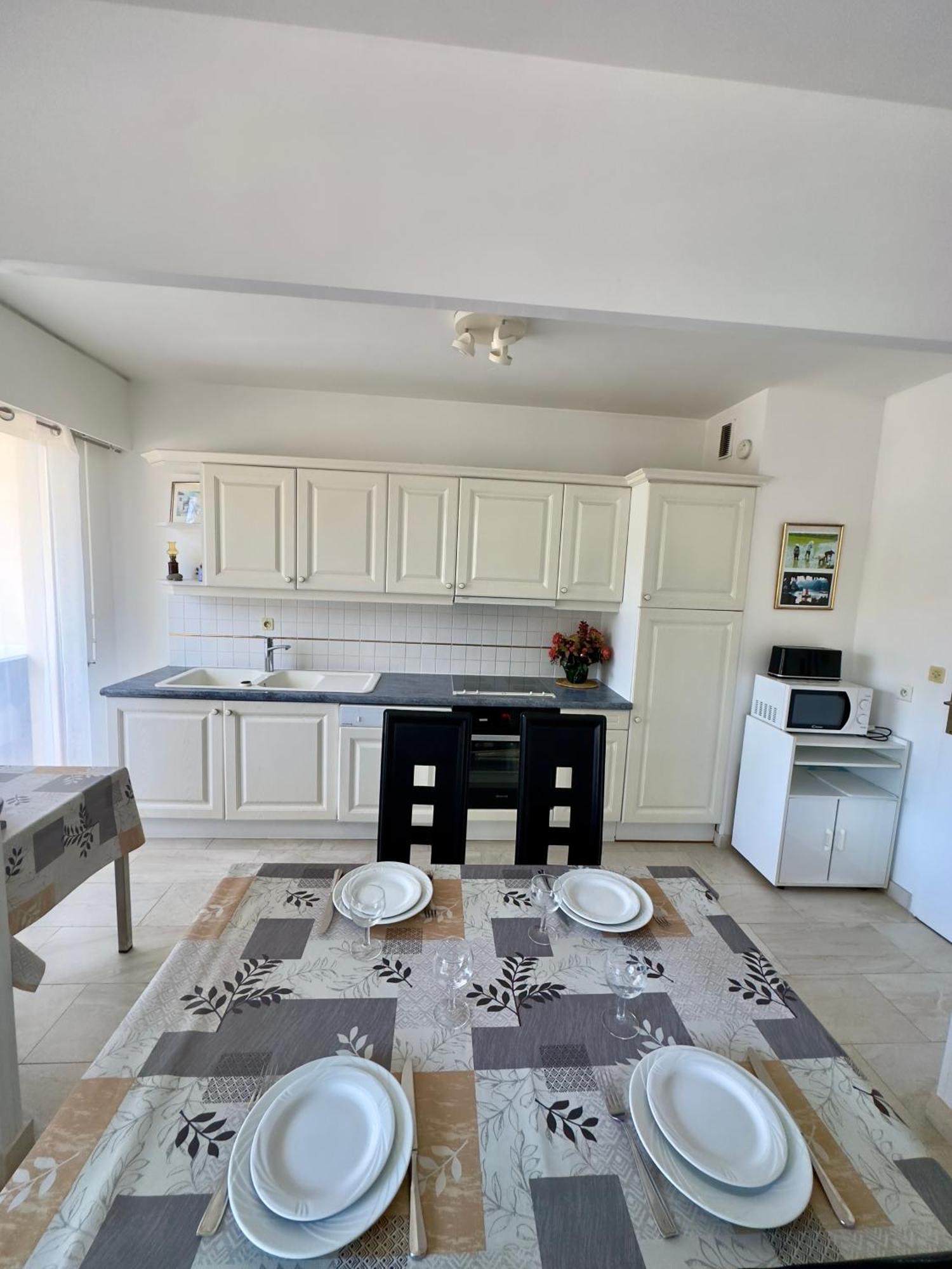2 Pieces Sur 60m2 Apartment Cavalaire-sur-Mer