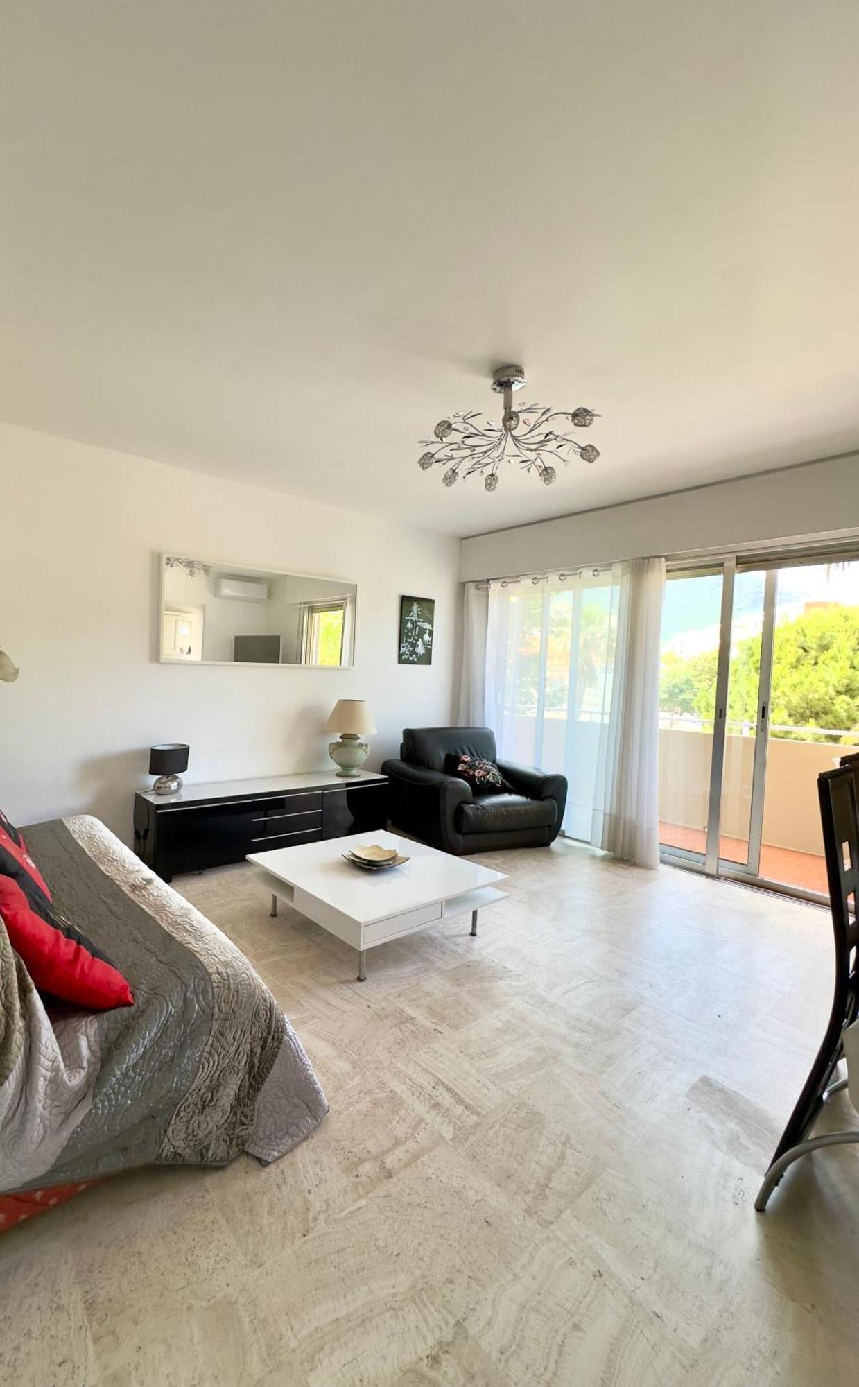 2 Pieces Sur 60m2 Apartment